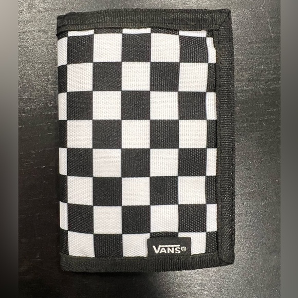VANS NWOT checkered bifold Velcro wallet - Picture 1 of 5